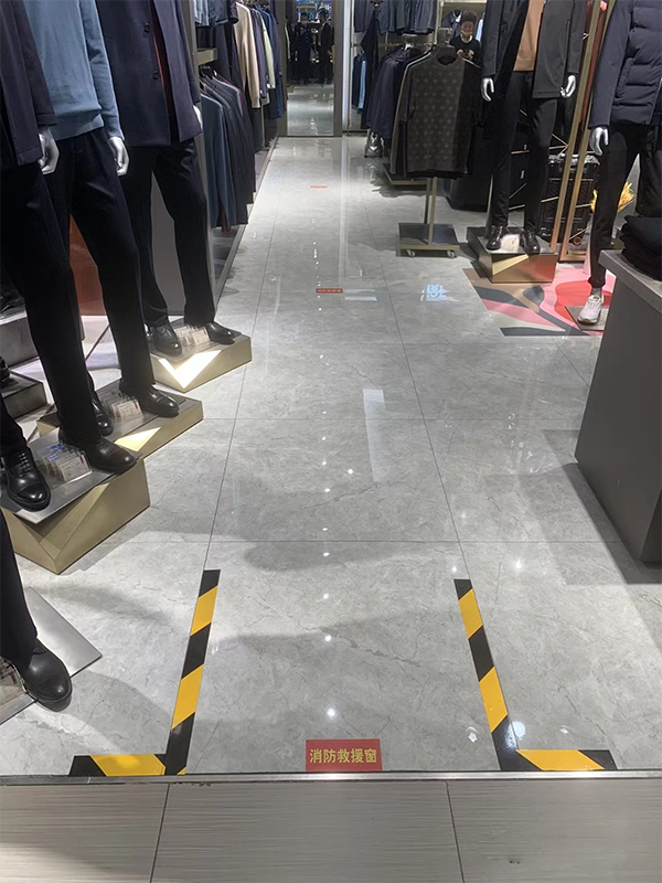 建筑防火通用規(guī)范：消防救援門(mén)、窗不應(yīng)使用鏡面反光材料